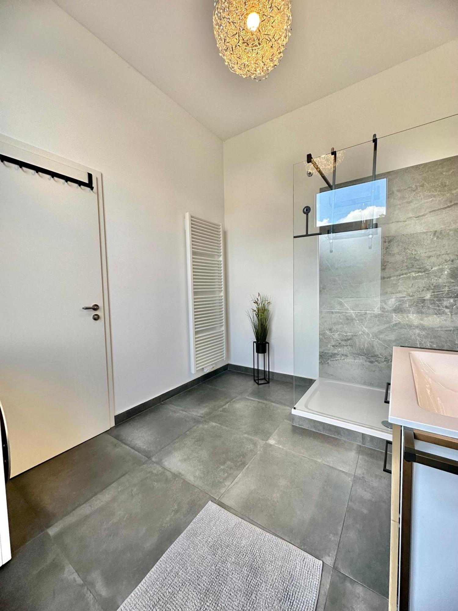Exklusives City-Apartment Im Herzen Oldenburgs Mit Balkon Und Parkplatz A36 Dış mekan fotoğraf